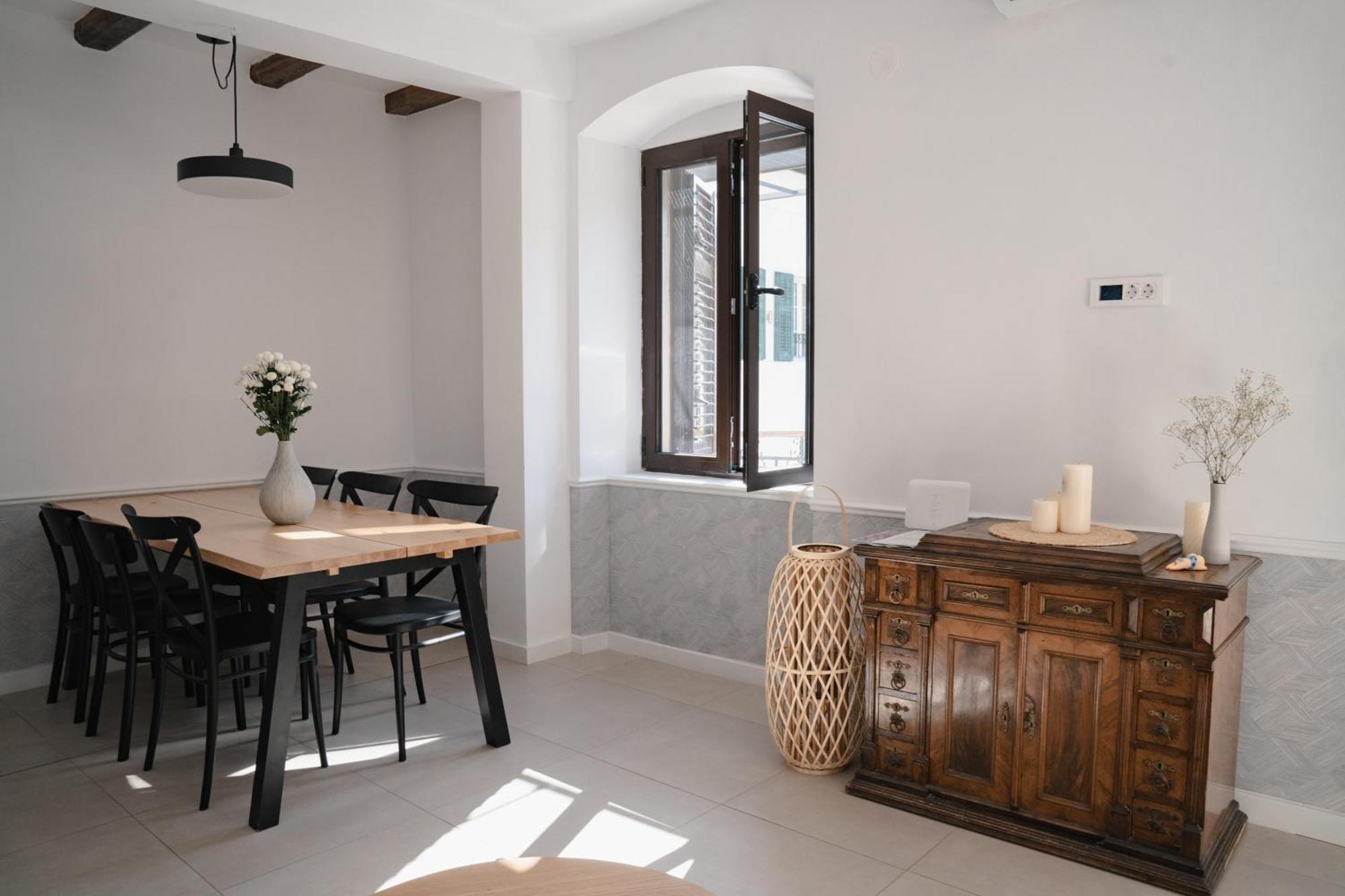 Nest 382 Apartment Kotor Luaran gambar