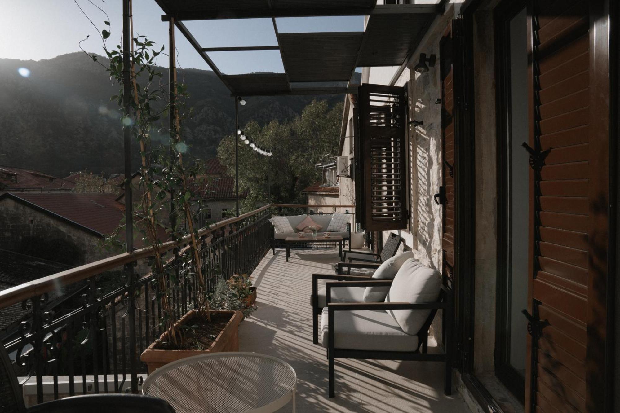 Nest 382 Apartment Kotor Luaran gambar