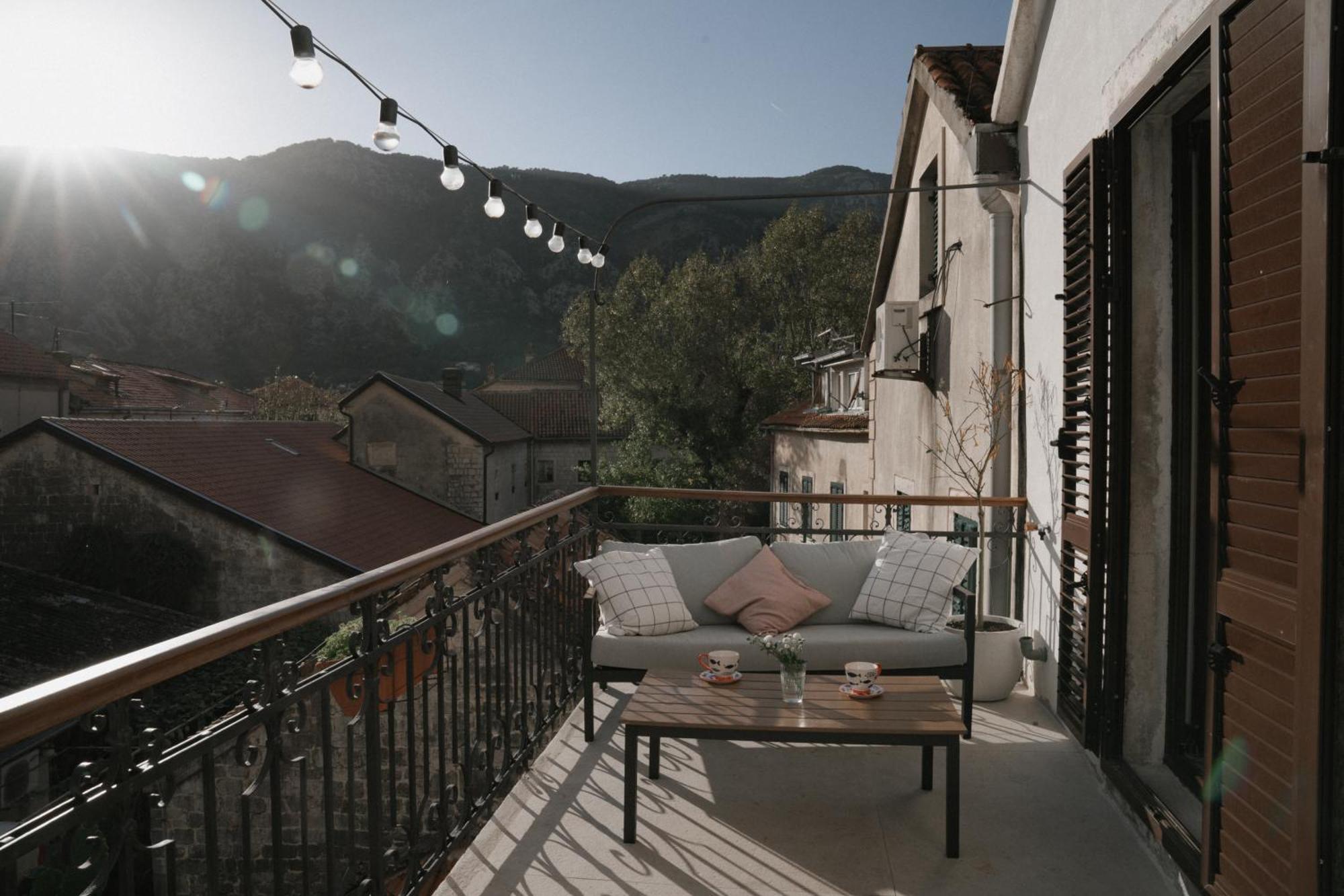 Nest 382 Apartment Kotor Luaran gambar