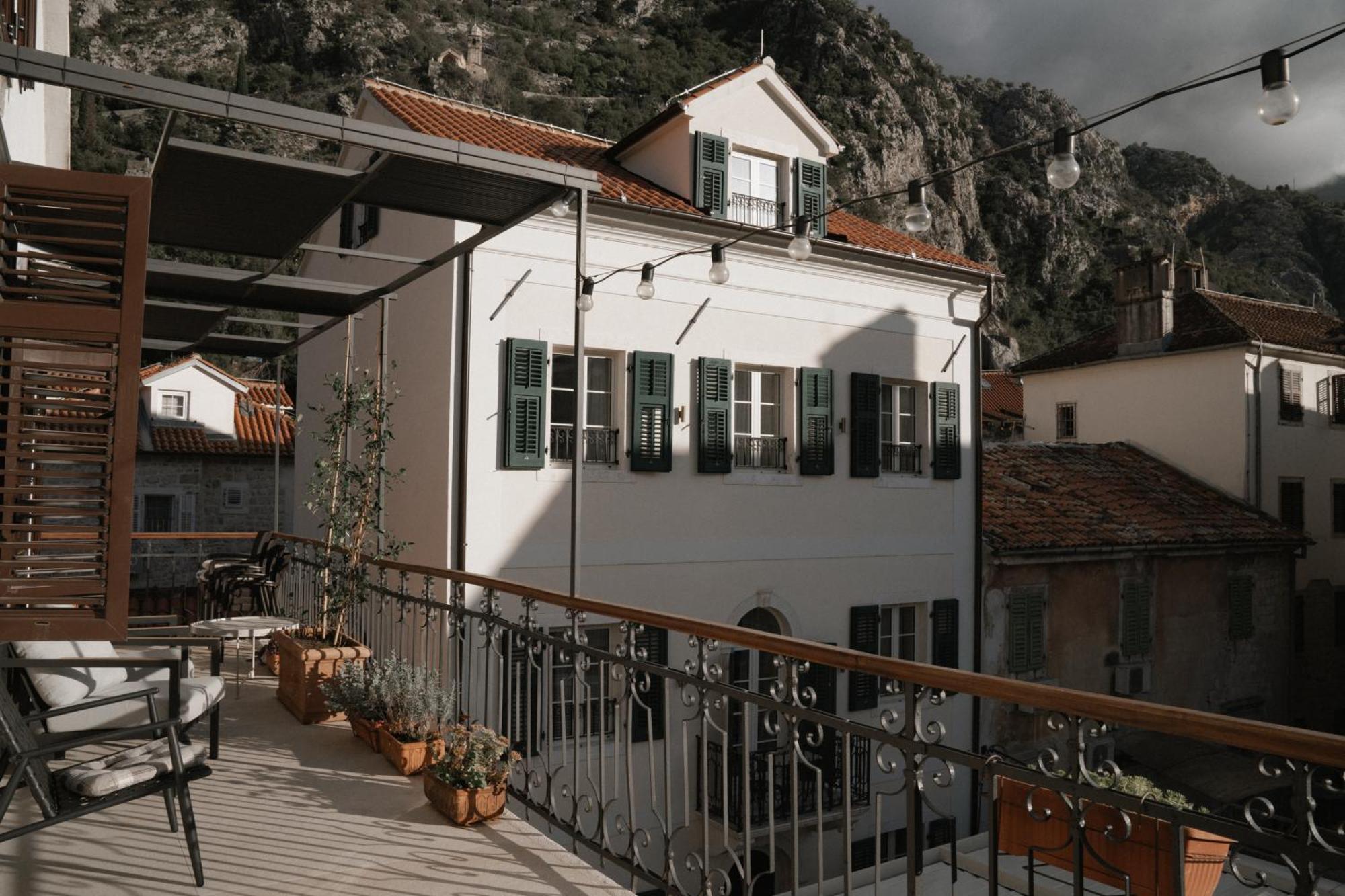 Nest 382 Apartment Kotor Luaran gambar