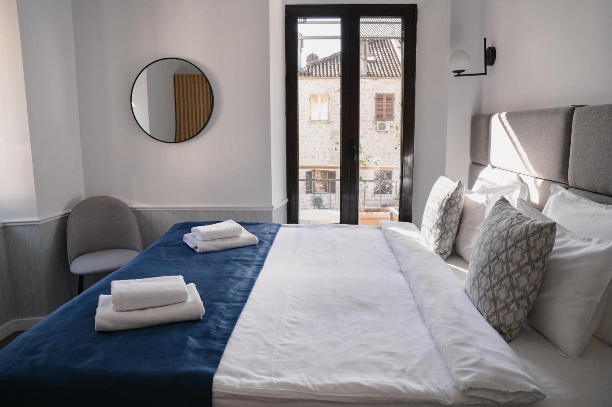 Nest 382 Apartment Kotor Luaran gambar