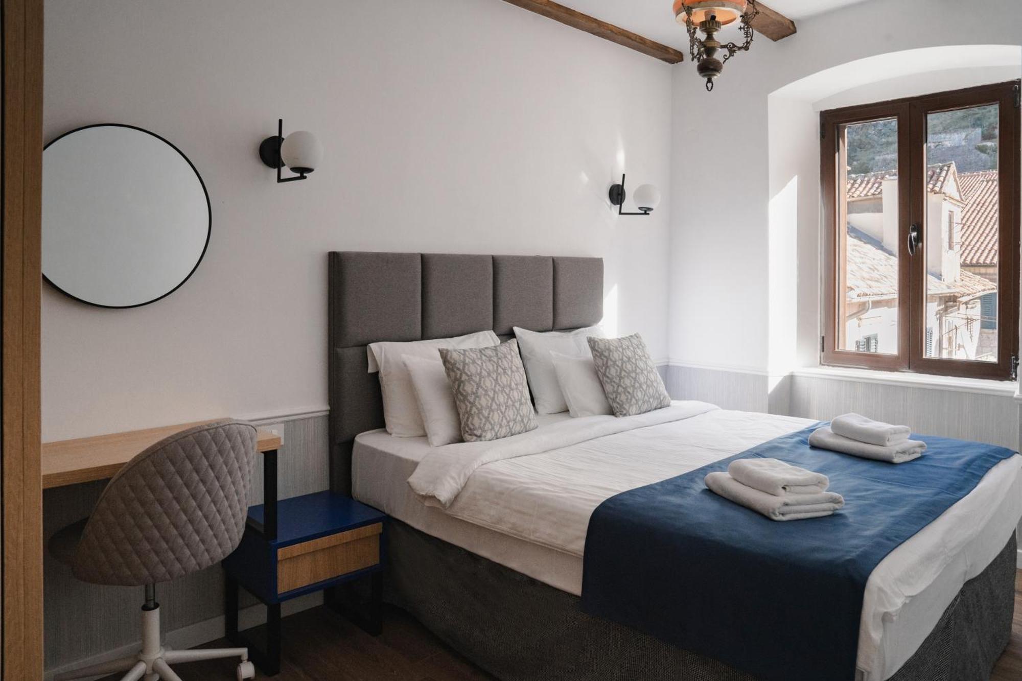 Nest 382 Apartment Kotor Luaran gambar